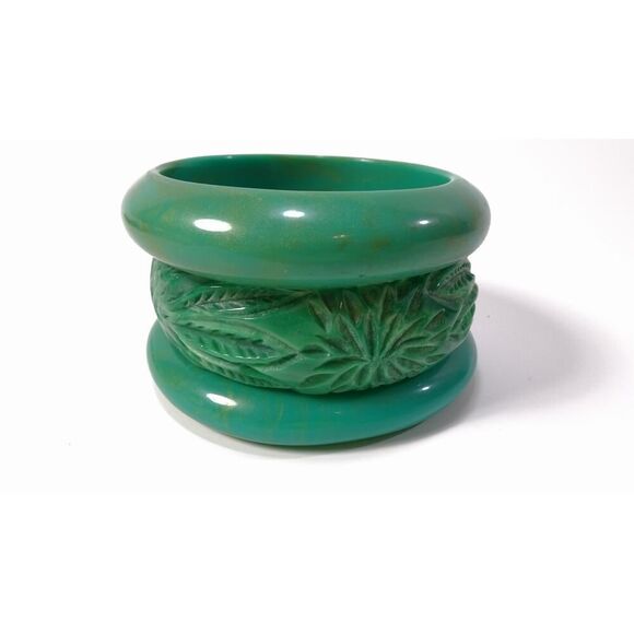 Neiman Marcus Lee Angel Resin Green Shimmer Bangle Set of 3 Bracelet Set NWT 256 - Picture 1 of 14